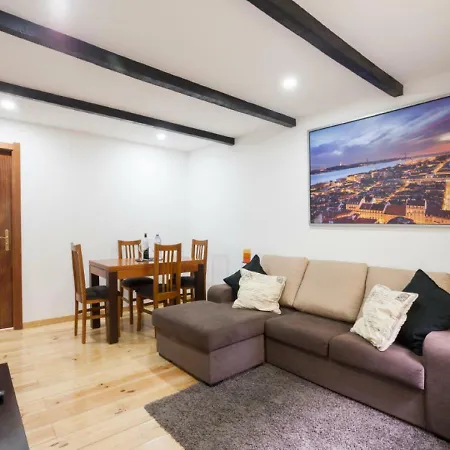 Town Apartment *