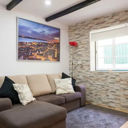 Town Apartment *
